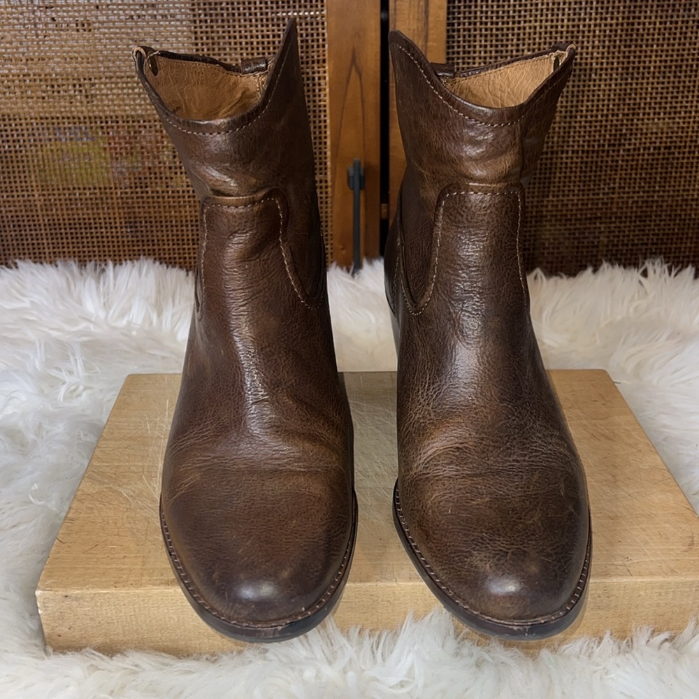 Frye Jolene Leather Pull On Booties - Picture 2 of 8